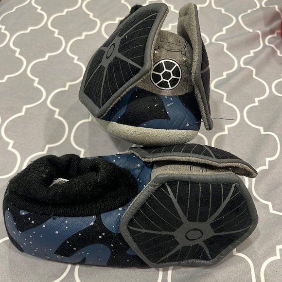 Stride Rite Star Wars Tie Fighter Slippers 11/12 - Picture 1 of 6